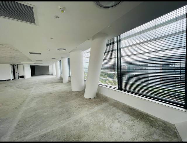 433M² OFFICE TO LET IN WATERFALL